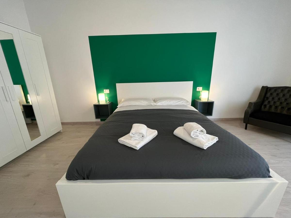 Donna Luisa A Santa Chiara Bed & Breakfast Наполи Екстериор снимка